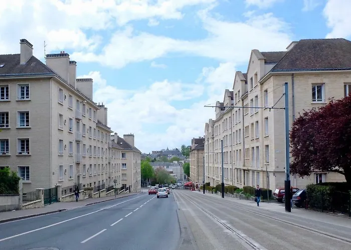 Confort, En Face Du Campus 1 Et Du Tramway